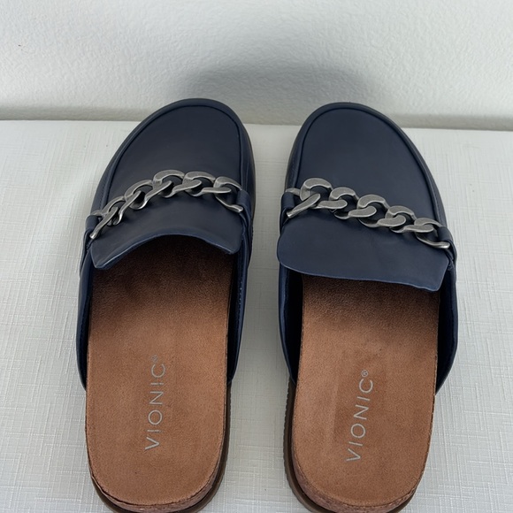 Vionic, Georgie-Round toe Navy Blue Flat Mules. Size 8.5 - Picture 12 of 12